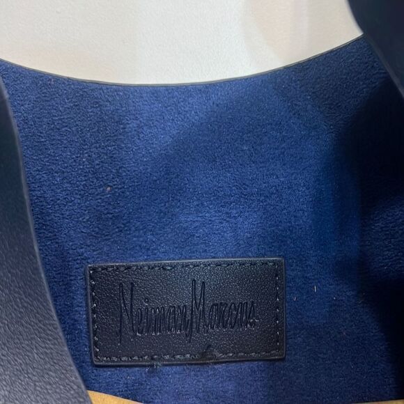 Neiman Marcus tote- Navy blue - Picture 5 of 6